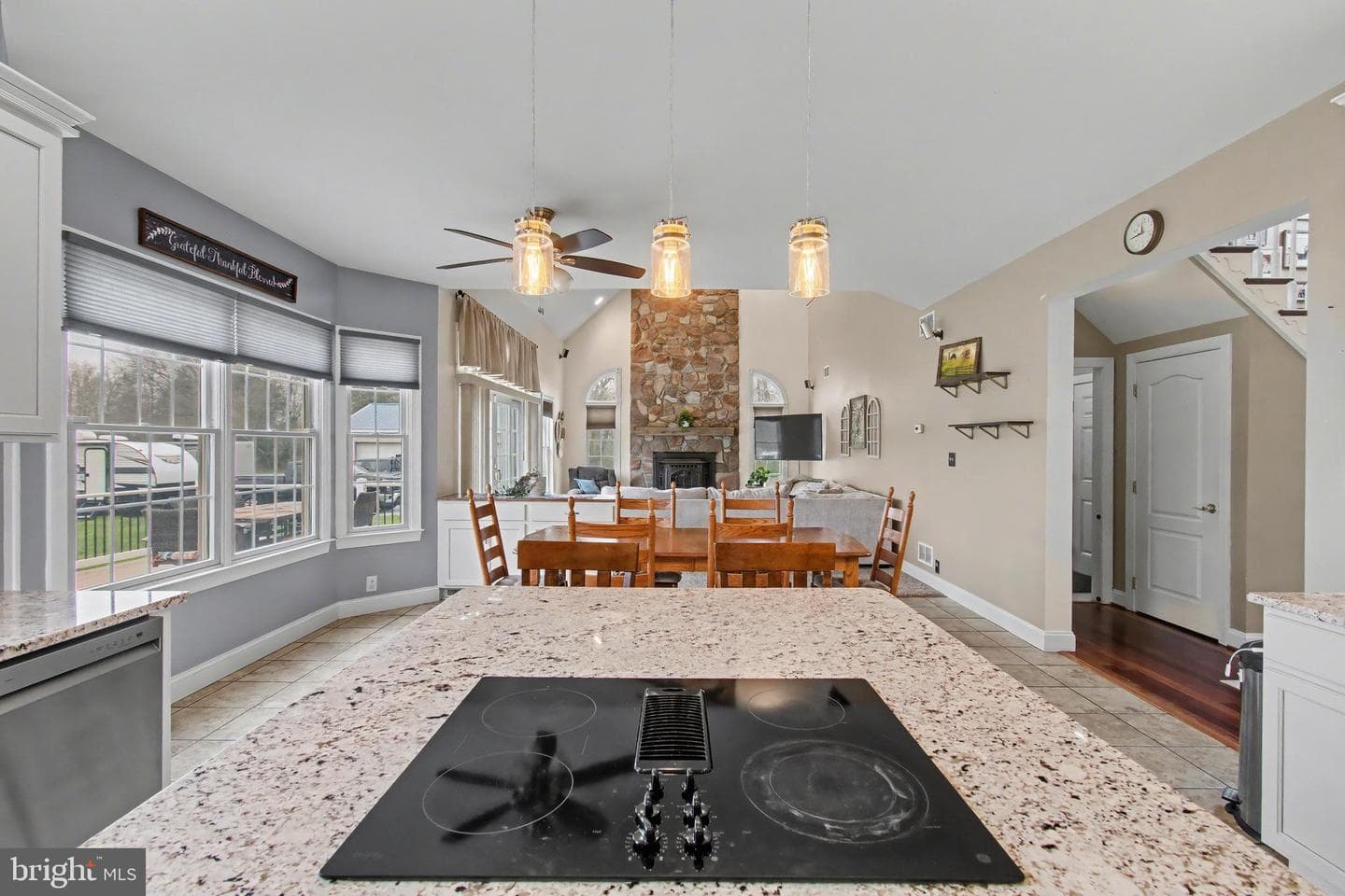 105 Saint Johns Road W photo 10