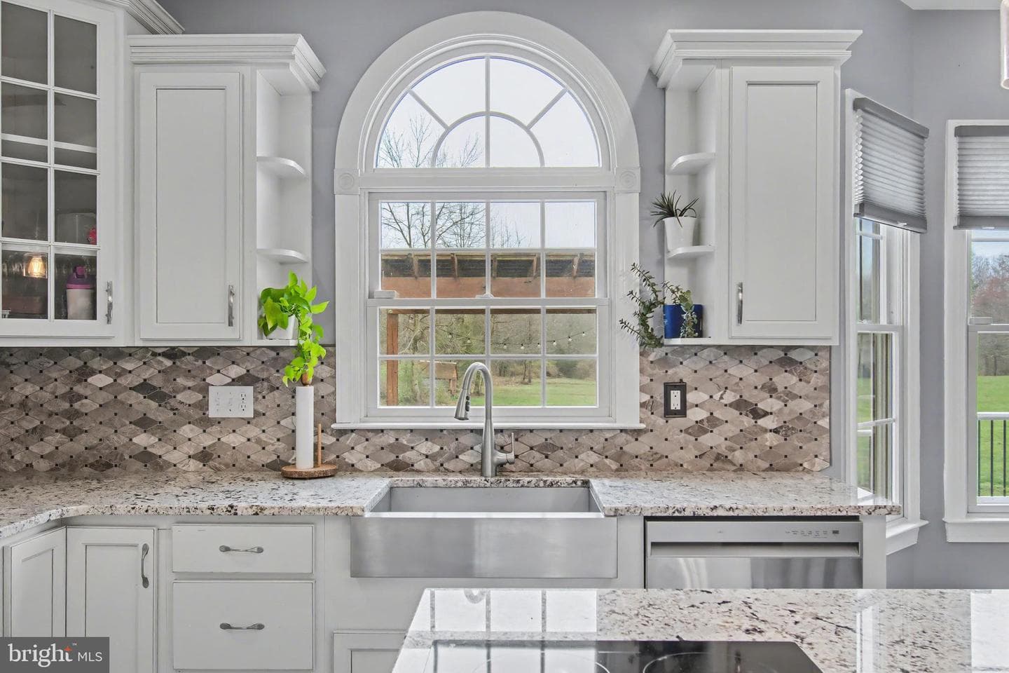 105 Saint Johns Road W photo 11