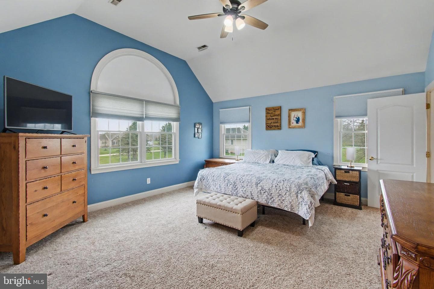 105 Saint Johns Road W photo 16