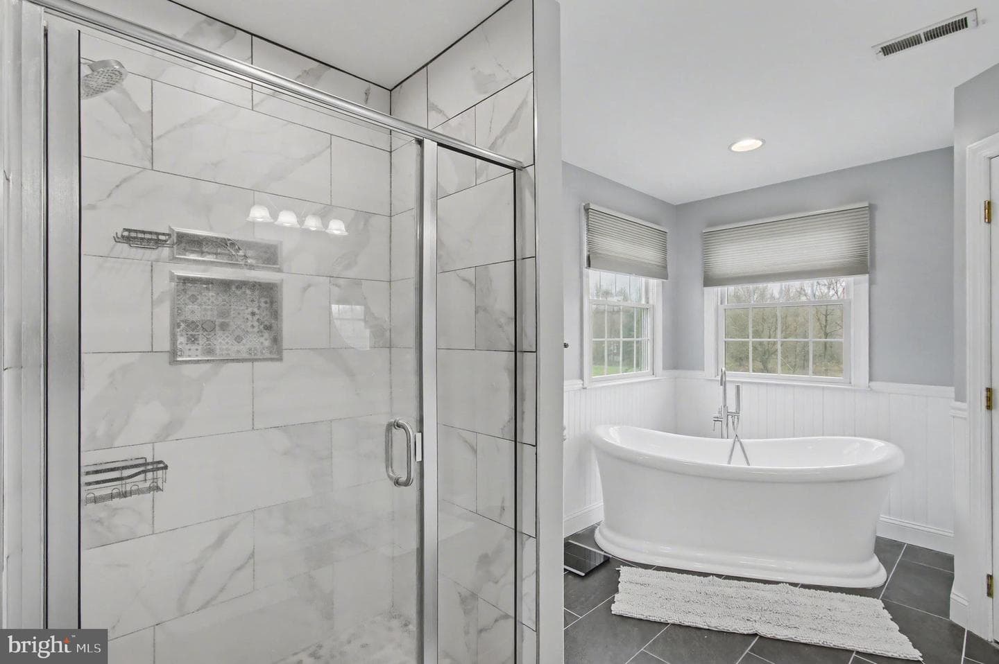 105 Saint Johns Road W photo 18