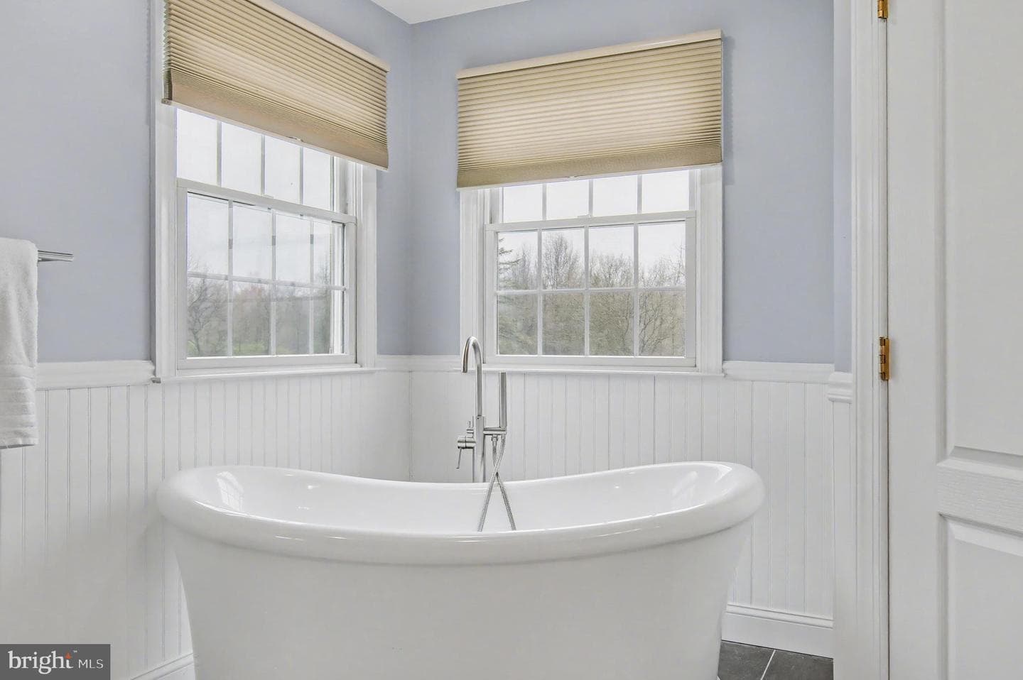 105 Saint Johns Road W photo 19