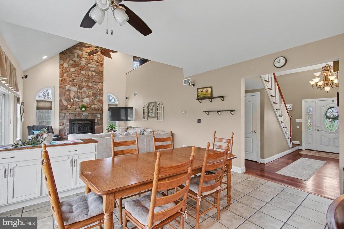 105 Saint Johns Road W photo 24