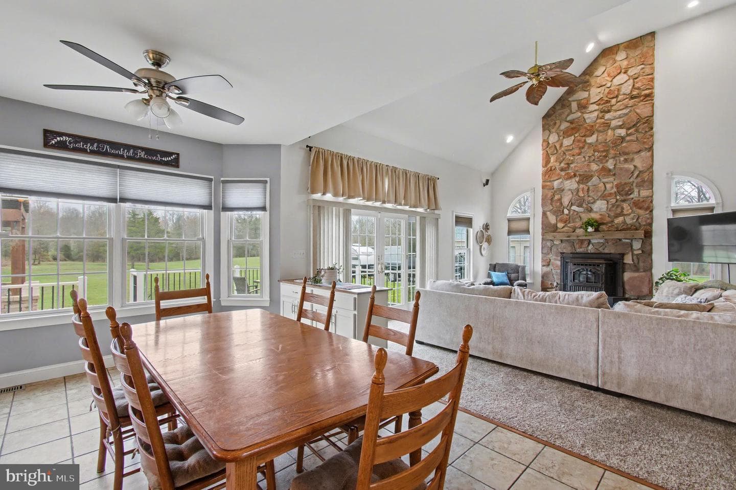 105 Saint Johns Road W photo 26