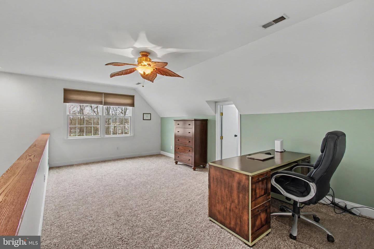 105 Saint Johns Road W photo 31