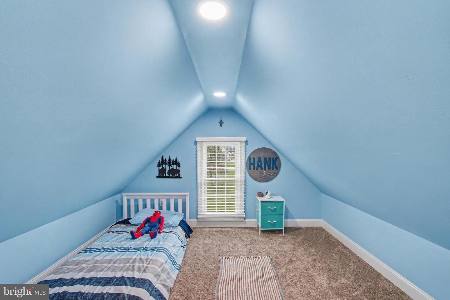 105 Saint Johns Road W photo 32