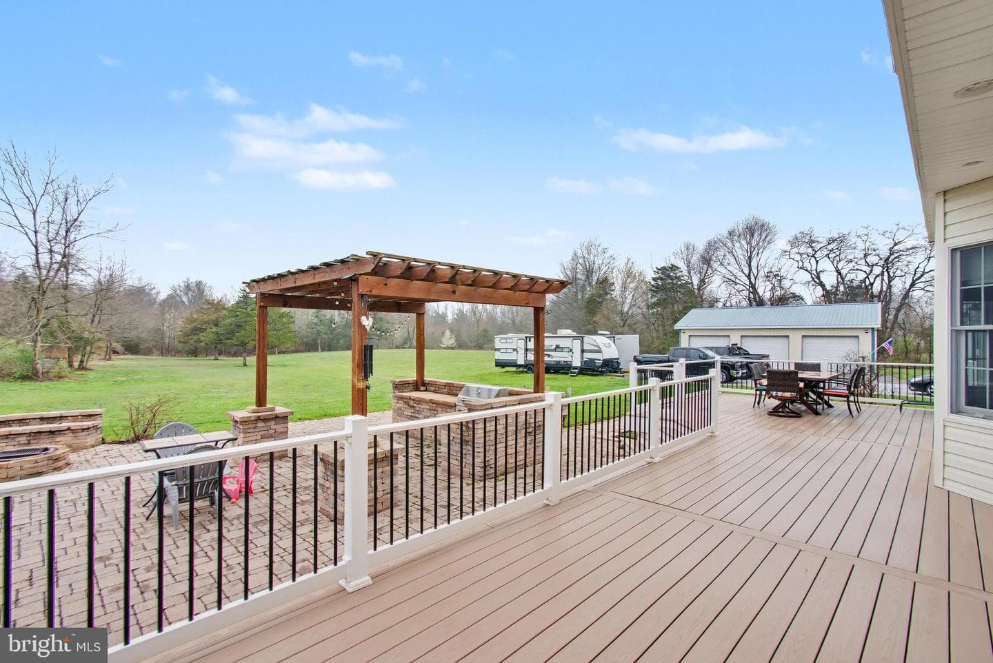 105 Saint Johns Road W photo 34