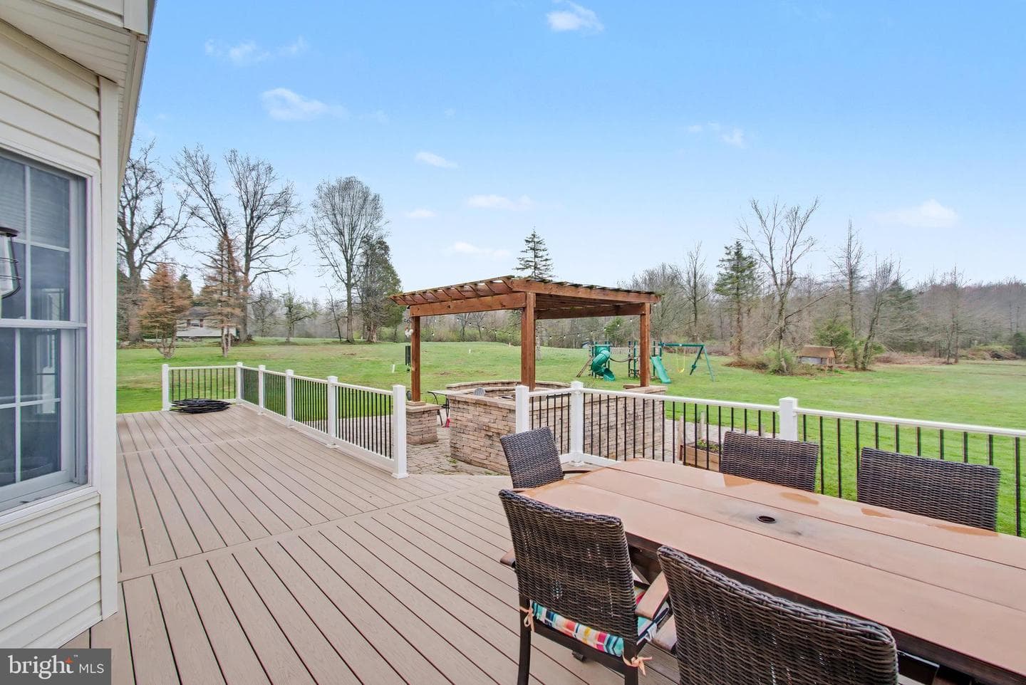 105 Saint Johns Road W photo 35