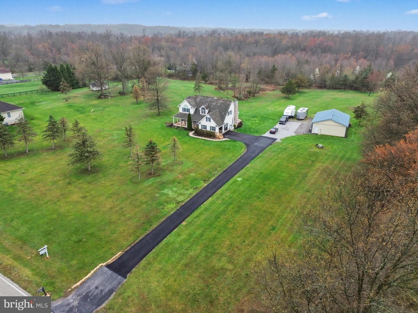 105 Saint Johns Road W photo 39