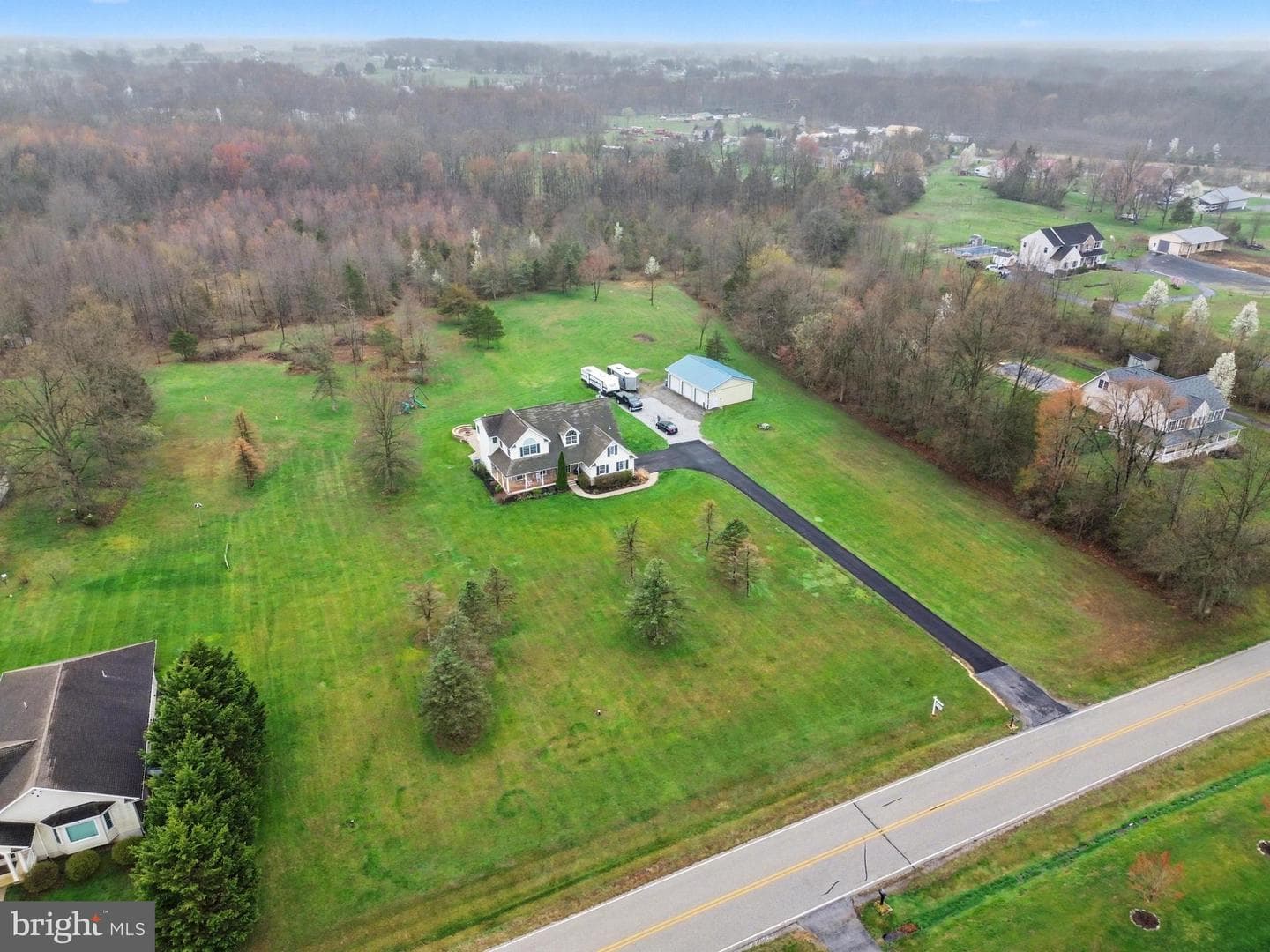 105 Saint Johns Road W photo 41