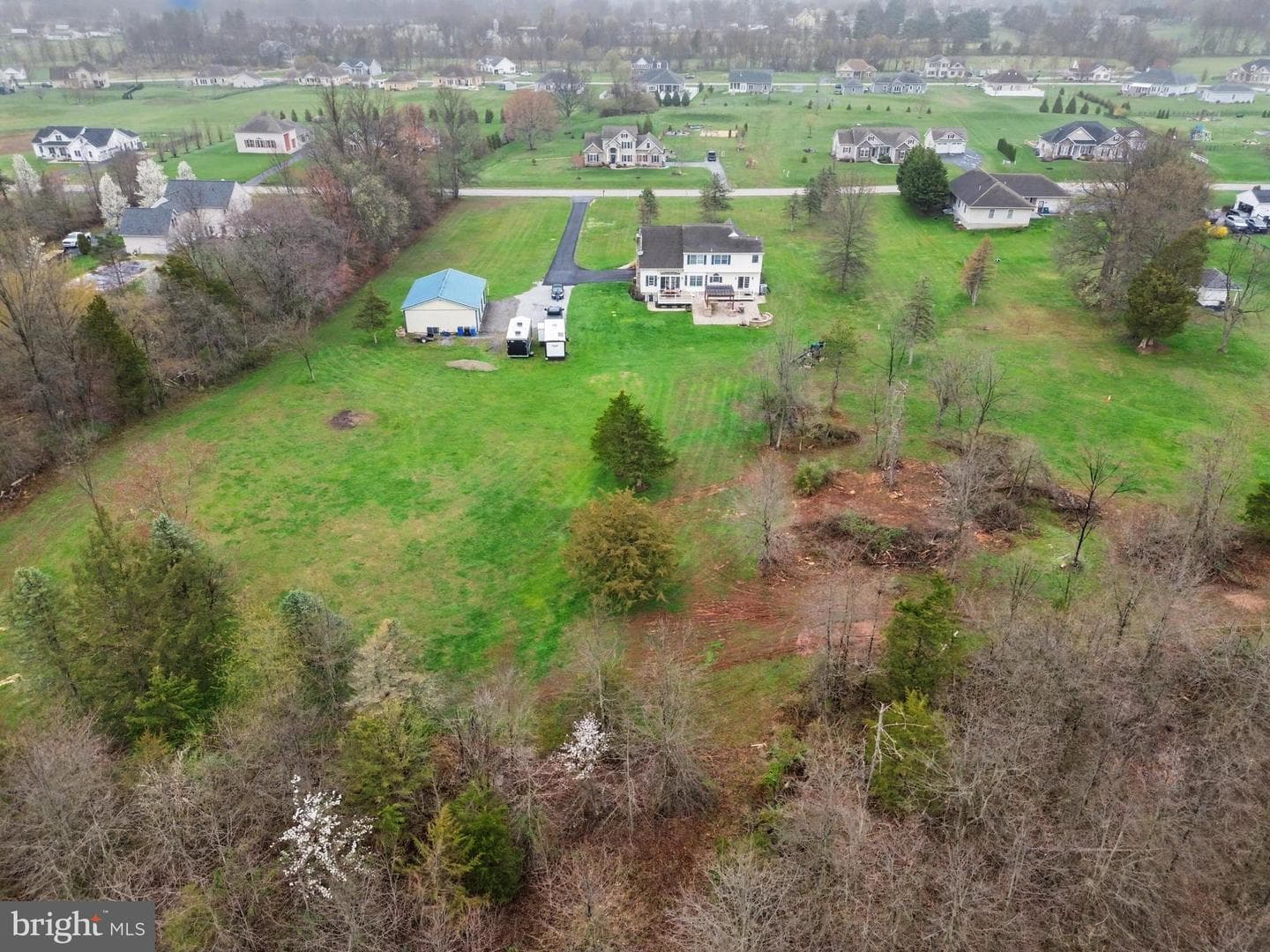 105 Saint Johns Road W photo 43