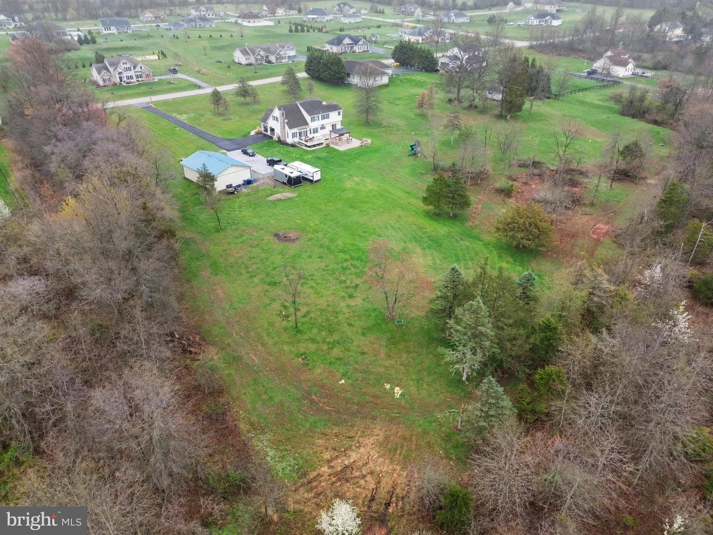 105 Saint Johns Road W photo 44