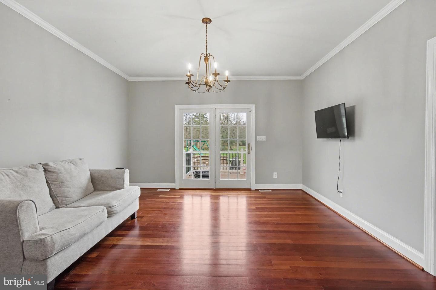 105 Saint Johns Road W photo 47