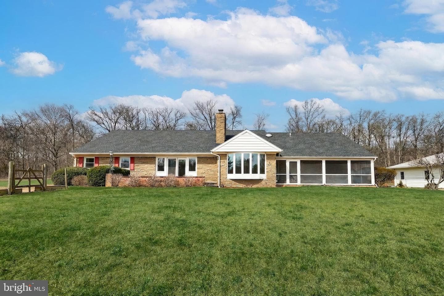 290 Country Club Lane photo 7