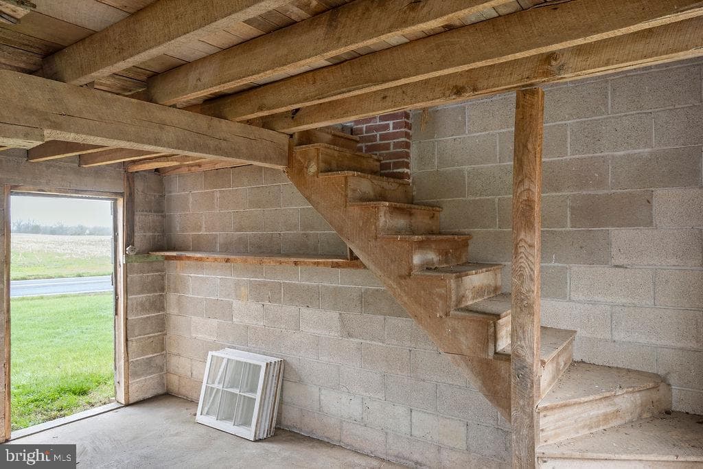 2085 Harney Road photo 32