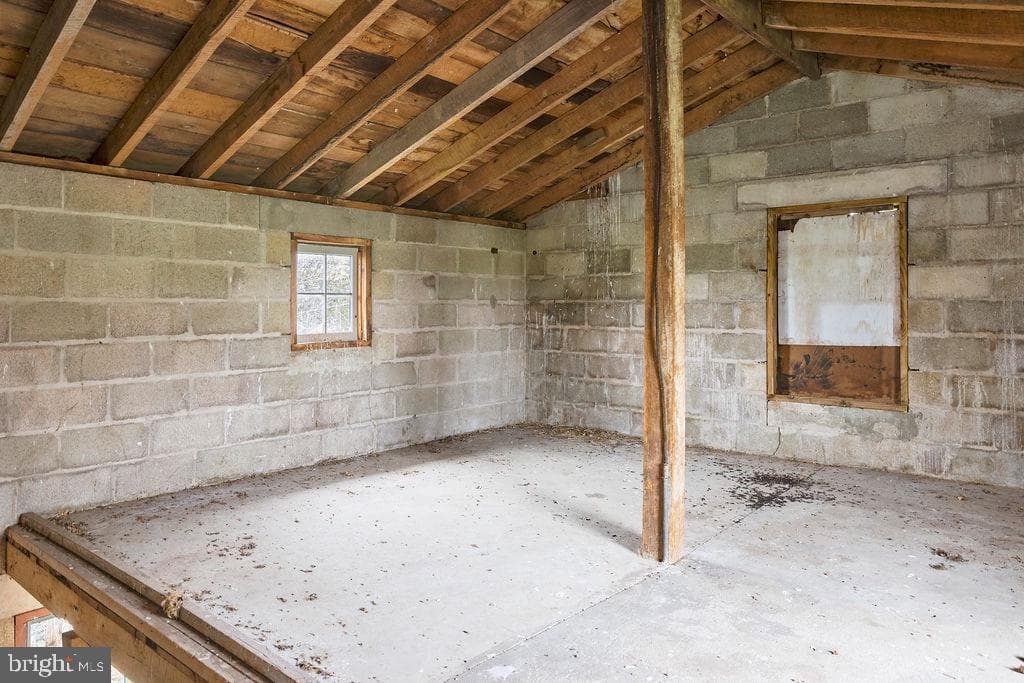 2085 Harney Road photo 34