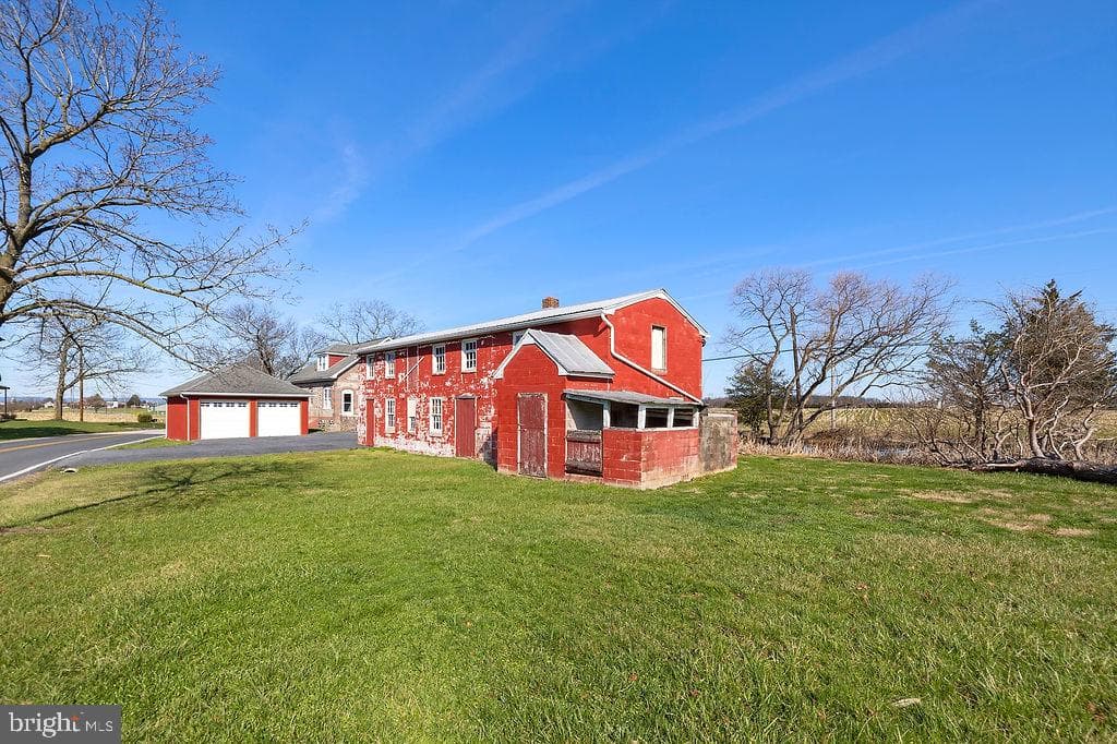 2085 Harney Road photo 38
