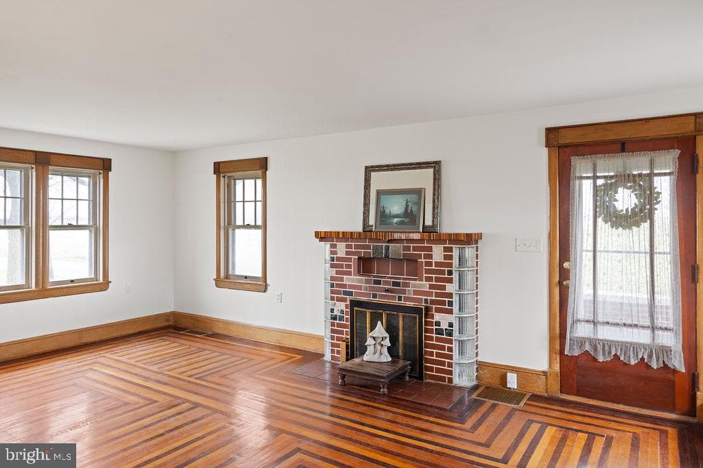 2085 Harney Road photo 5