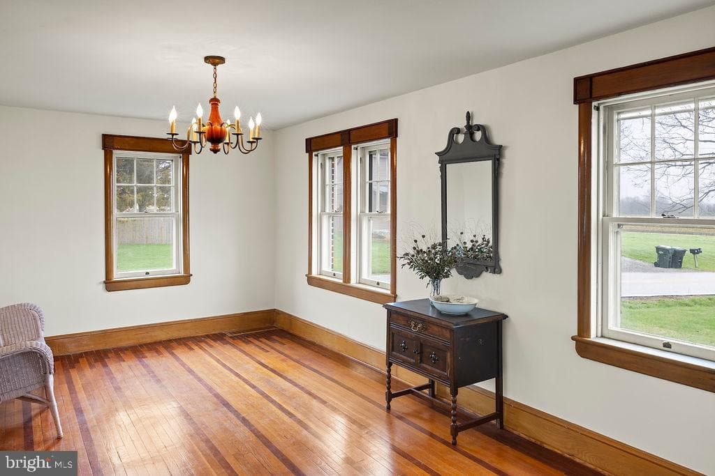 2085 Harney Road photo 9