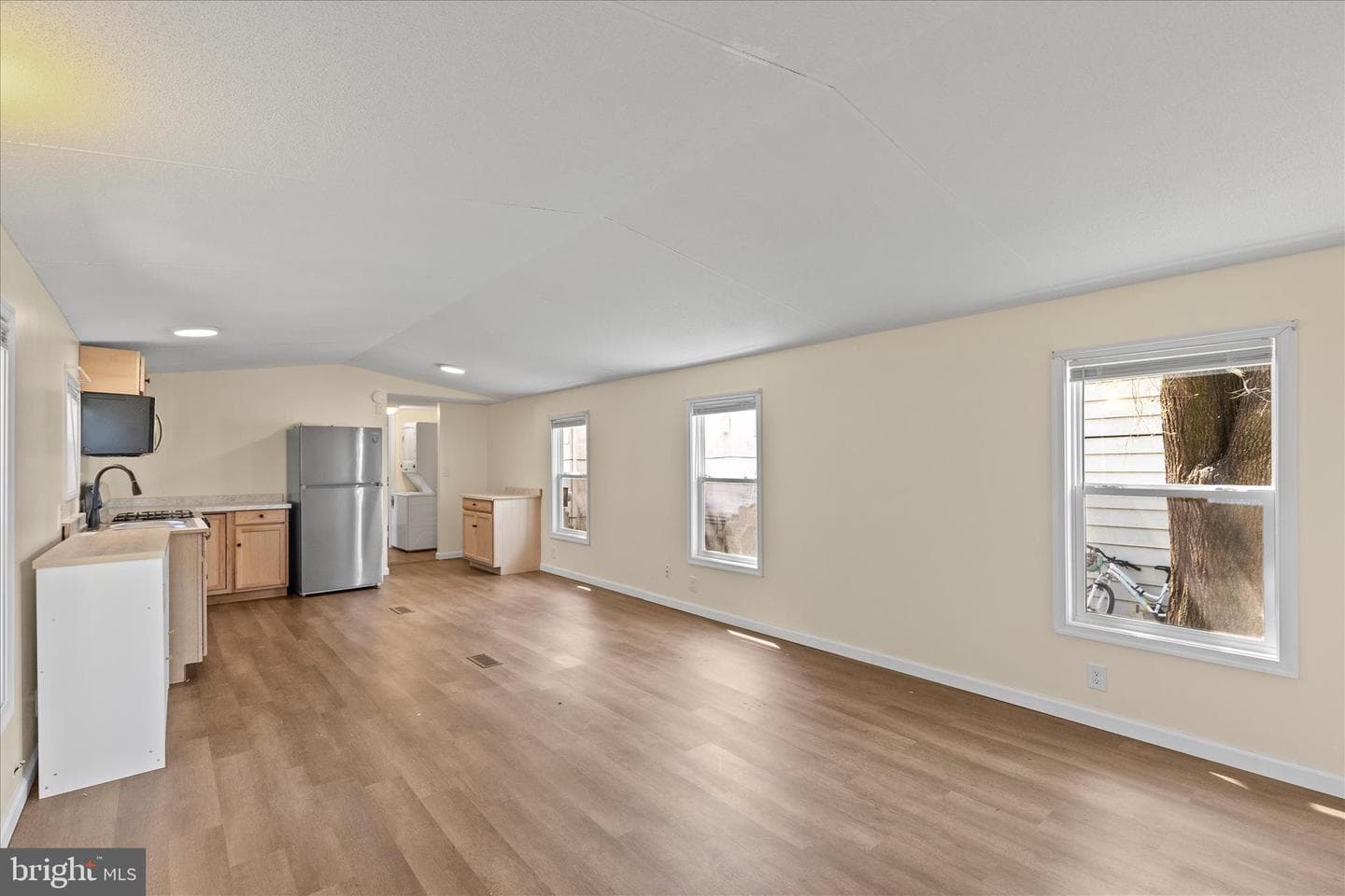 1104 W Elm Avenue photo 10