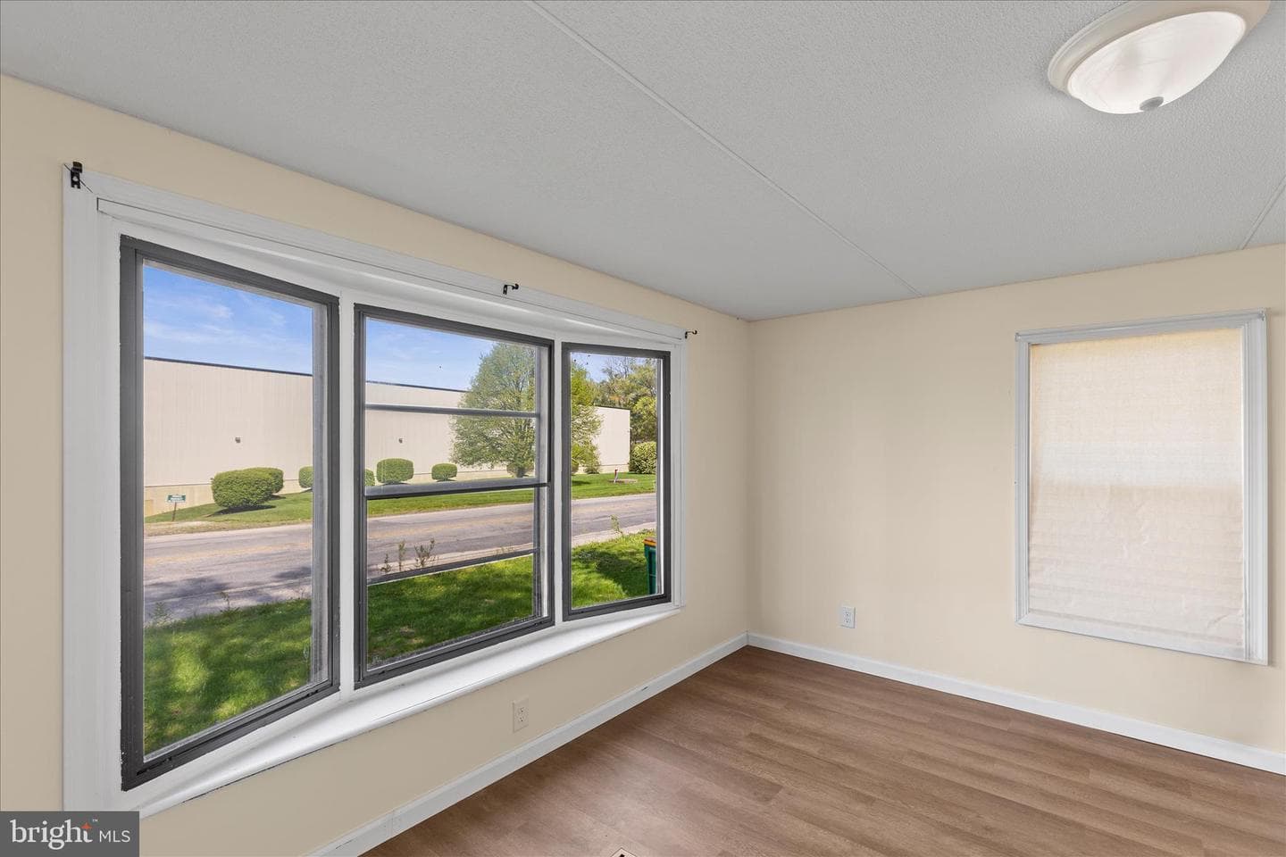 1104 W Elm Avenue photo 12