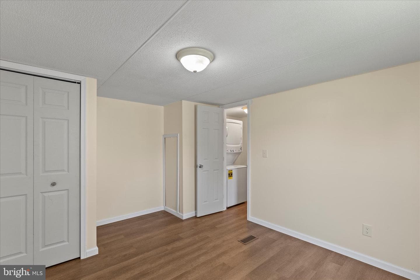 1104 W Elm Avenue photo 14