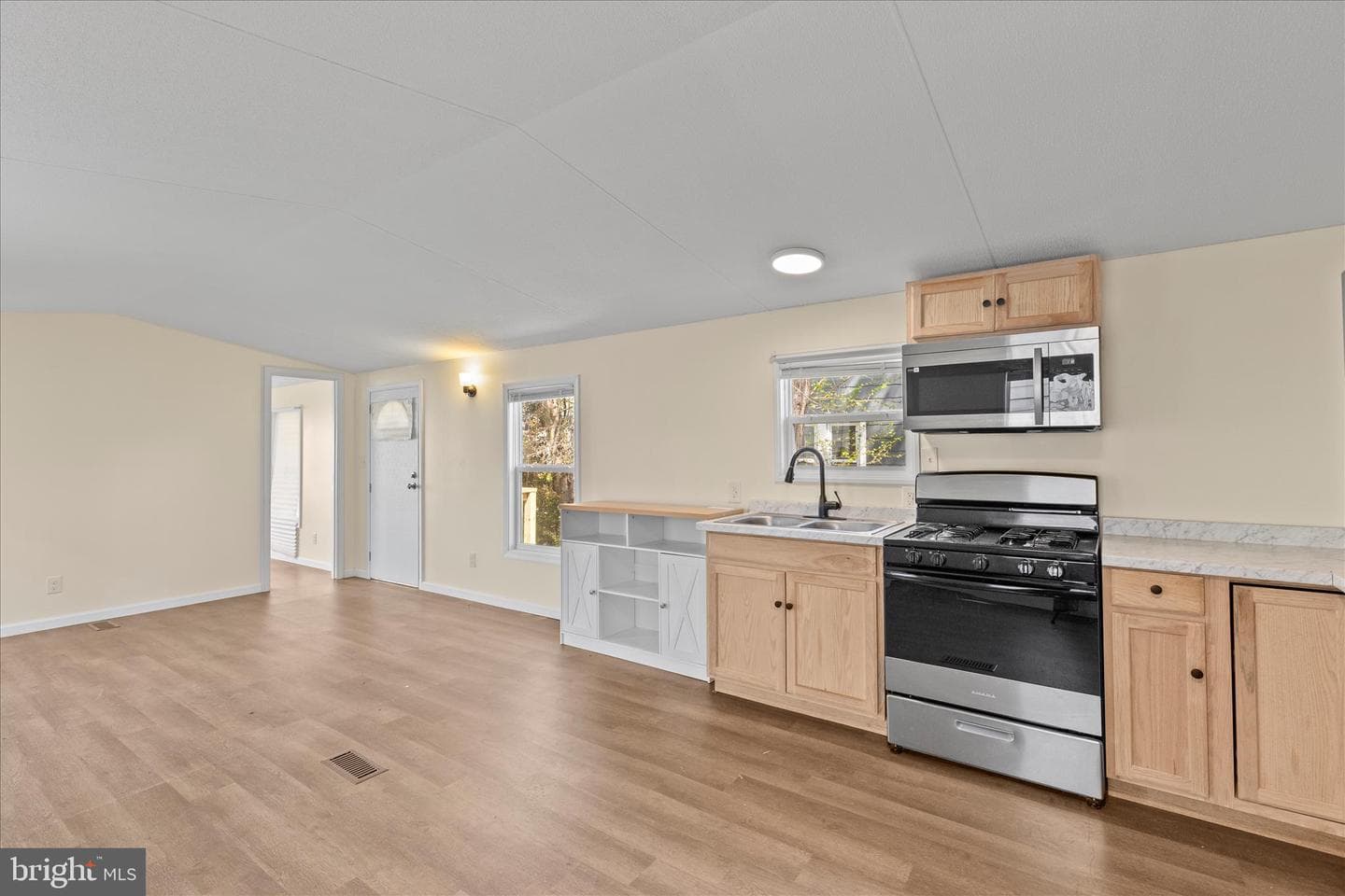 1104 W Elm Avenue photo 5