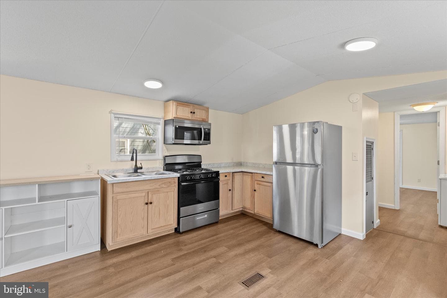 1104 W Elm Avenue photo 6