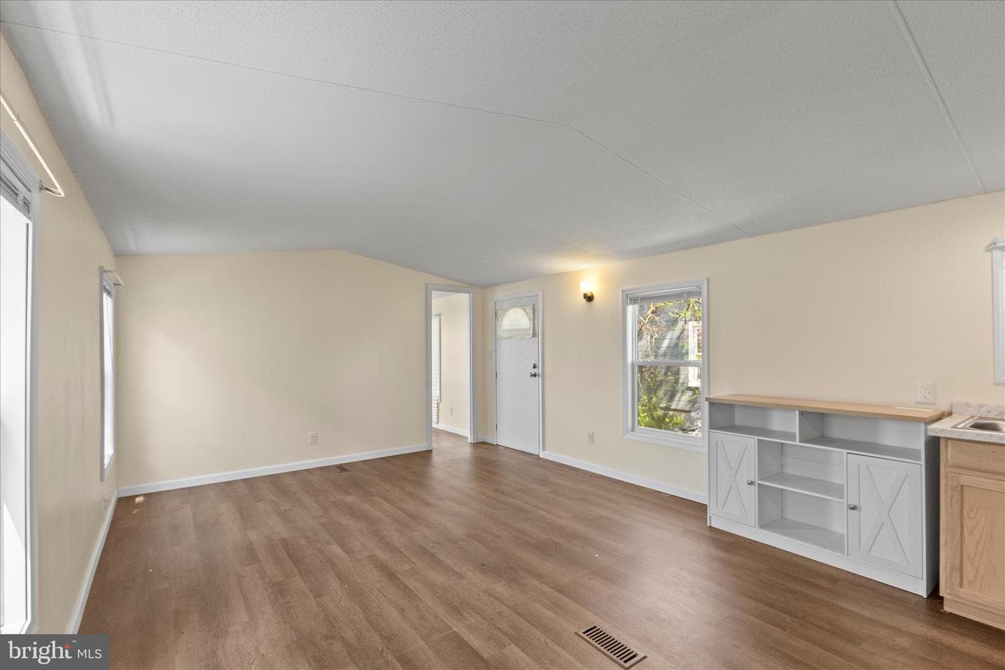 1104 W Elm Avenue photo 8