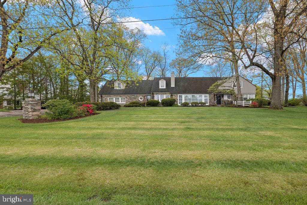 30 Longview Drive photo 2