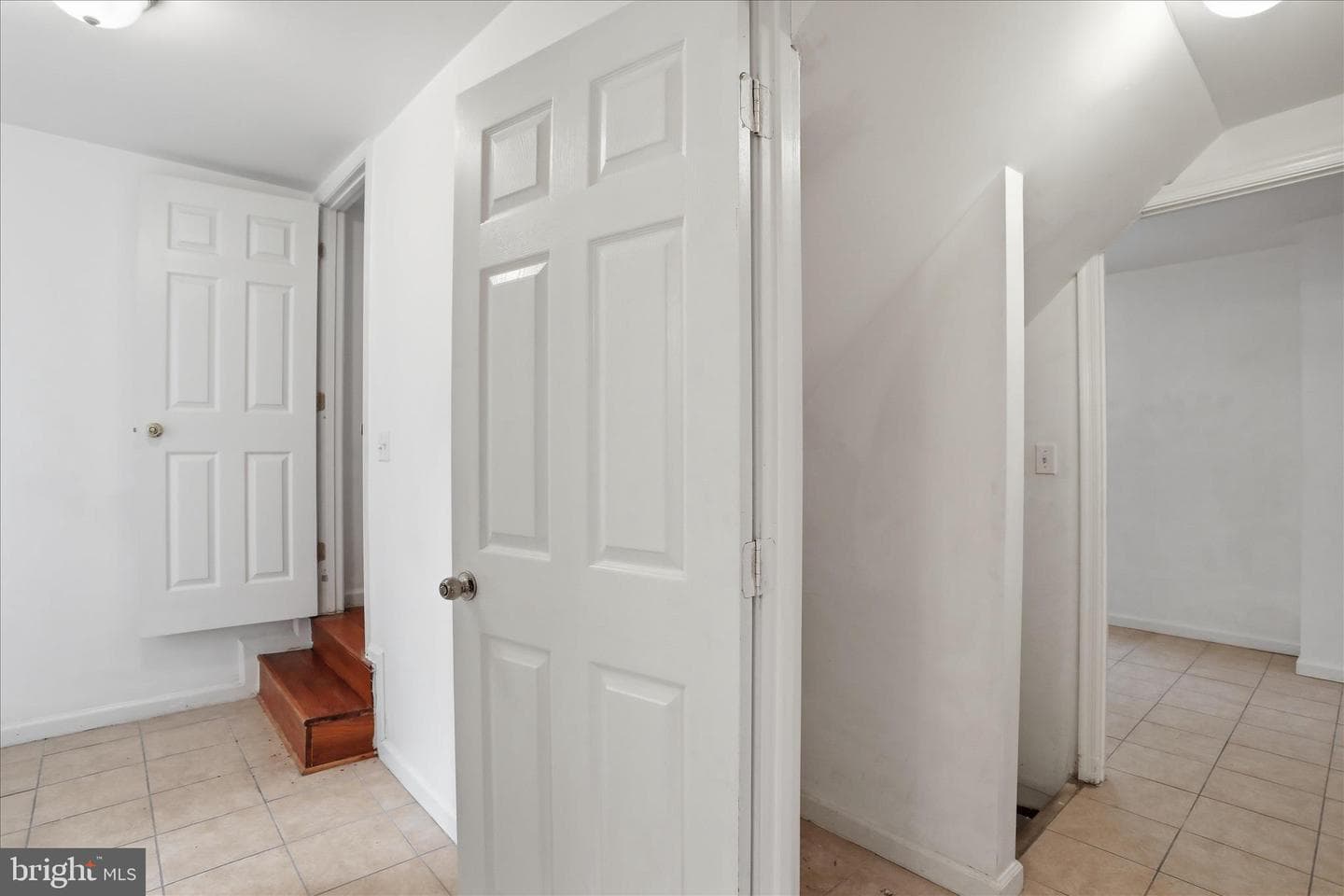 244 S Washington Street photo 17