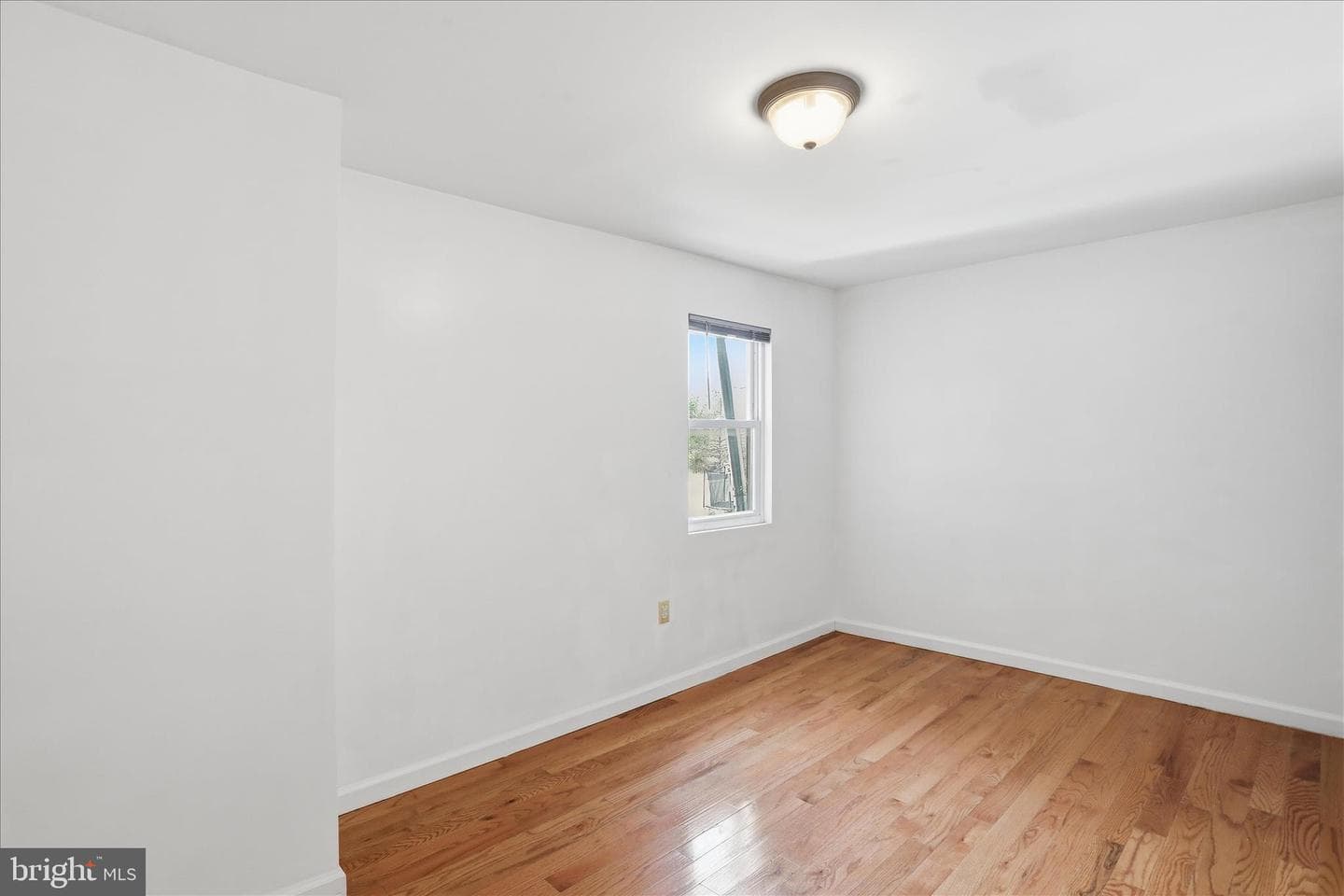244 S Washington Street photo 25
