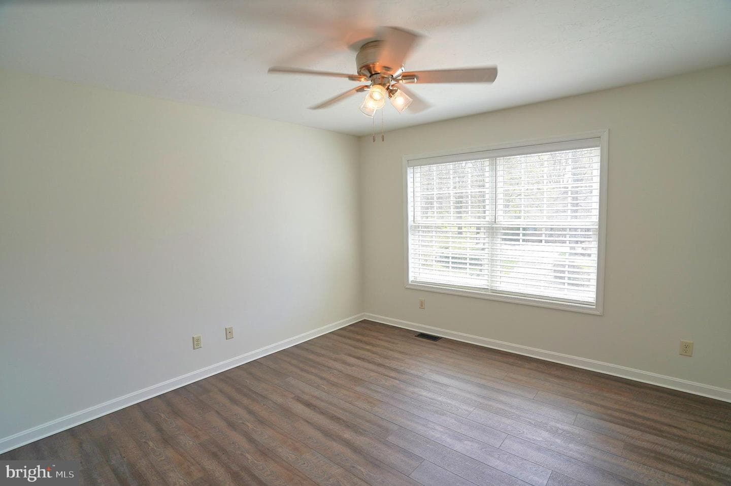 240 Twin Lakes Drive photo 23