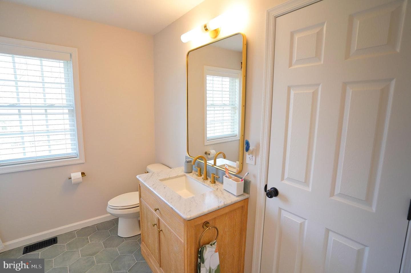 240 Twin Lakes Drive photo 24