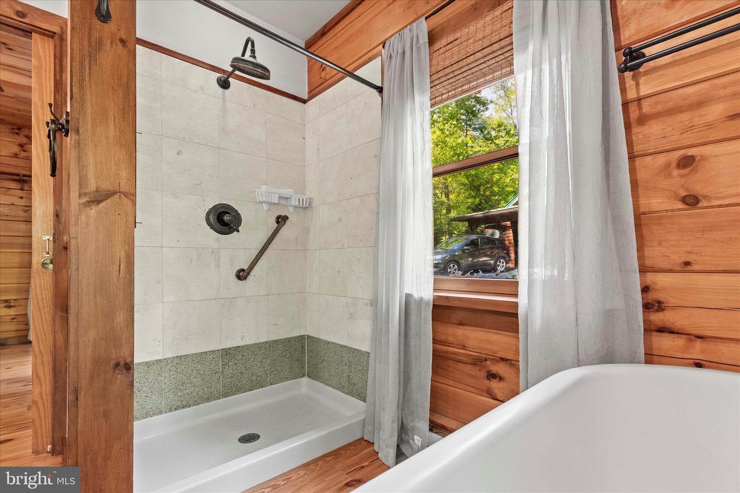166 Woodview Road photo 18