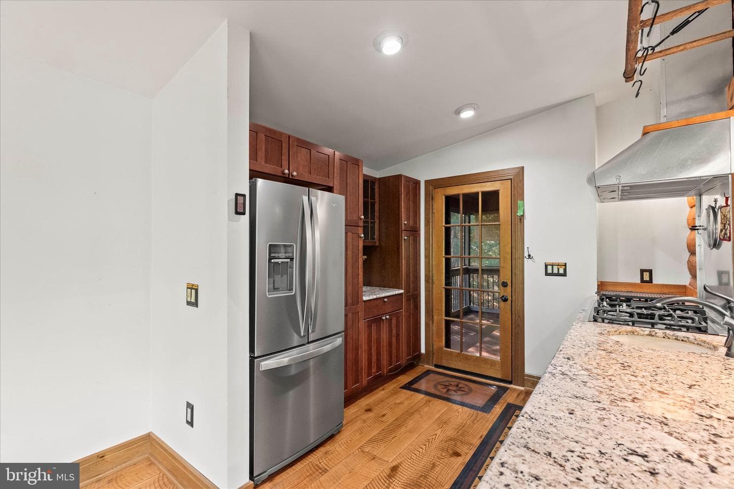 166 Woodview Road photo 42