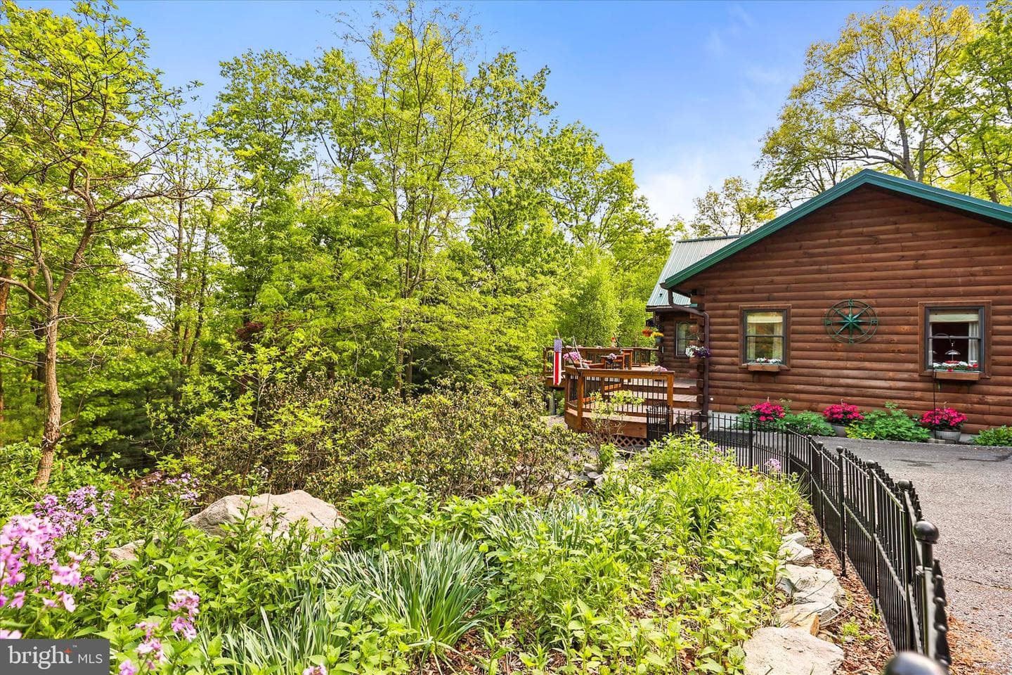 166 Woodview Road photo 9