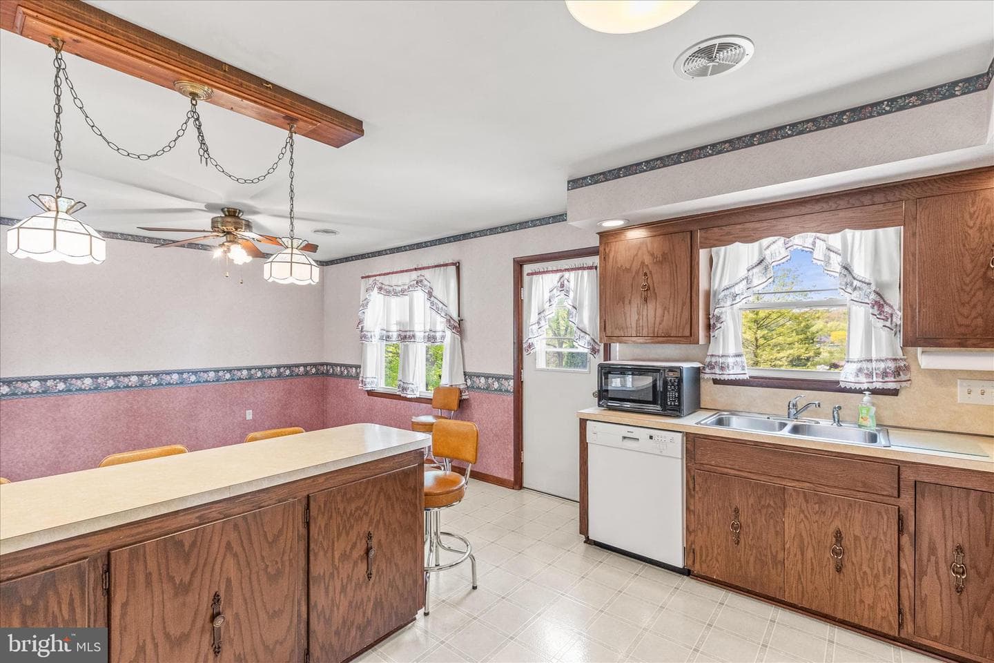 160 Elmwood Avenue photo 23