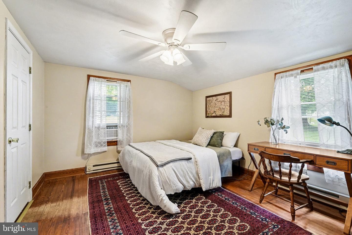 186 W York Street photo 10