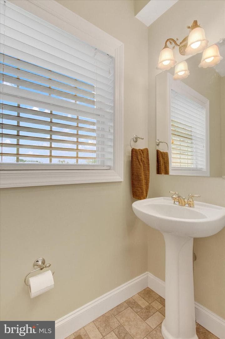 96 Tyoaka Drive photo 31