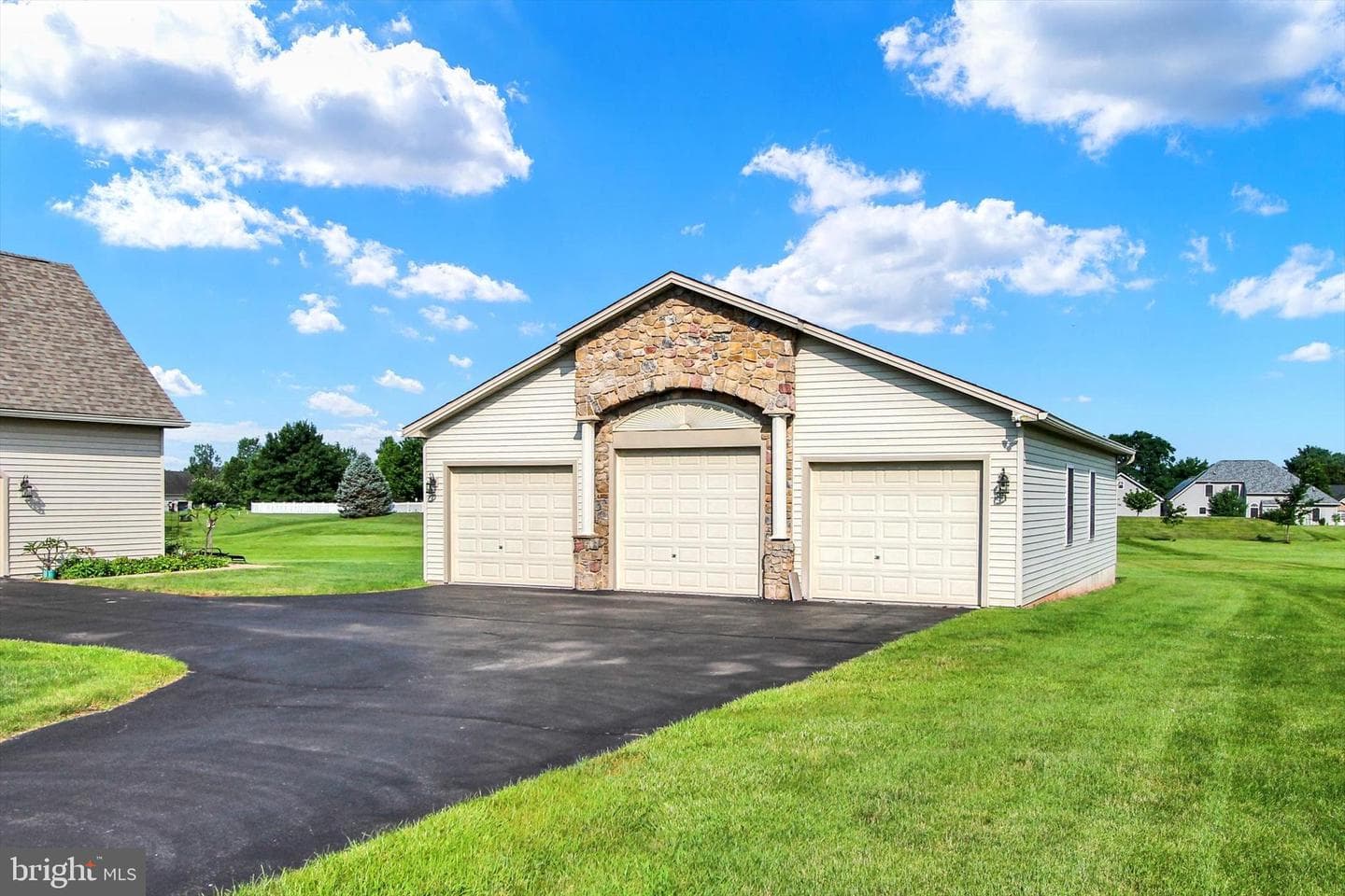 96 Tyoaka Drive photo 7