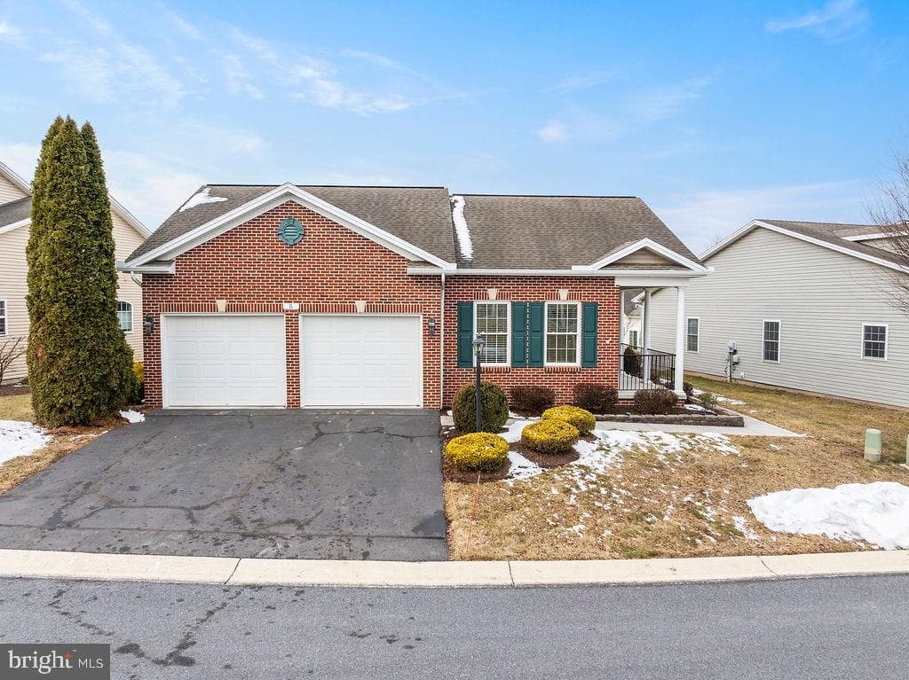 5 Winding Drive photo 36
