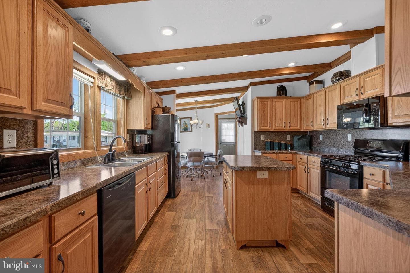 186 Goldcrest Circle photo 13