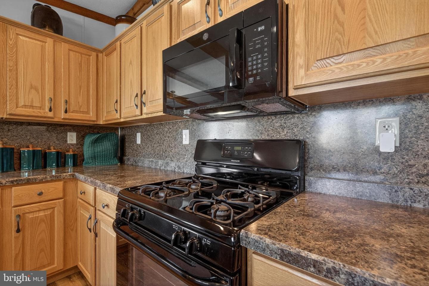 186 Goldcrest Circle photo 16