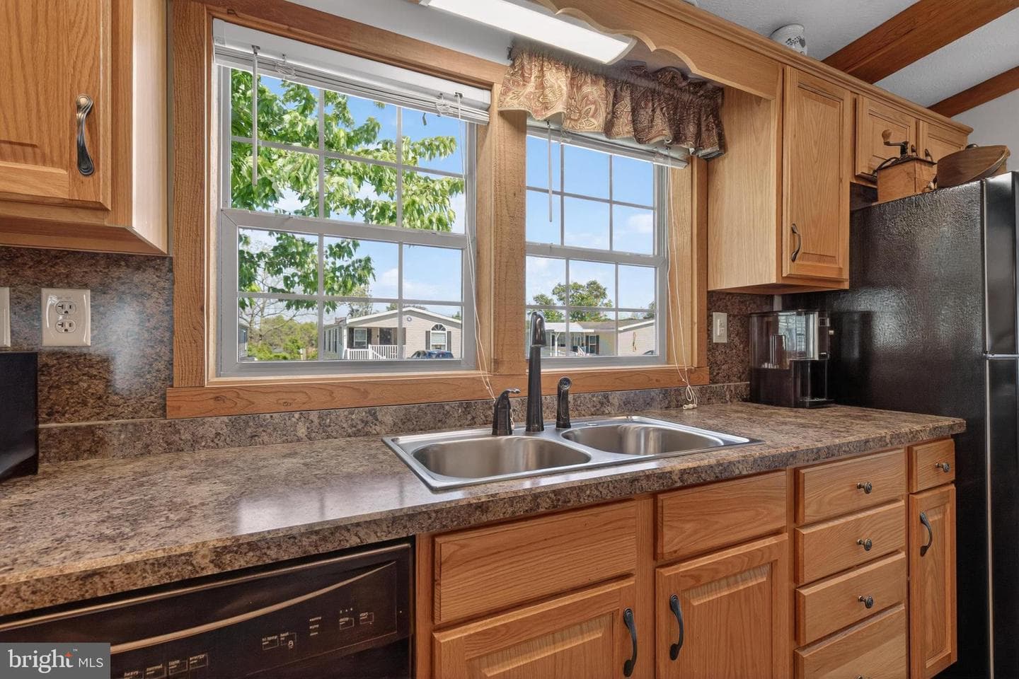 186 Goldcrest Circle photo 17