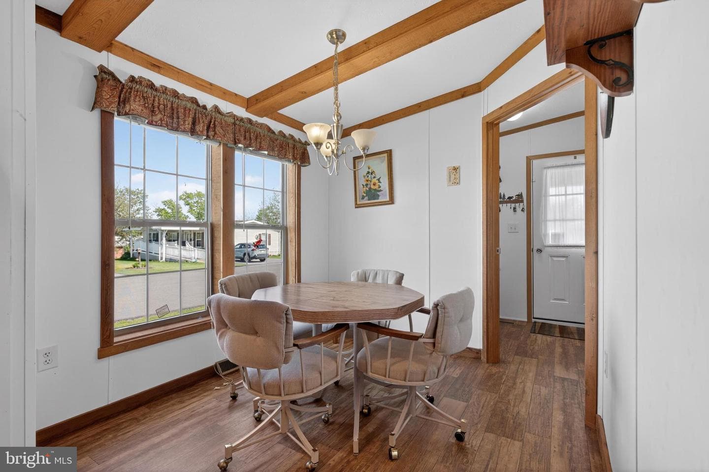 186 Goldcrest Circle photo 18