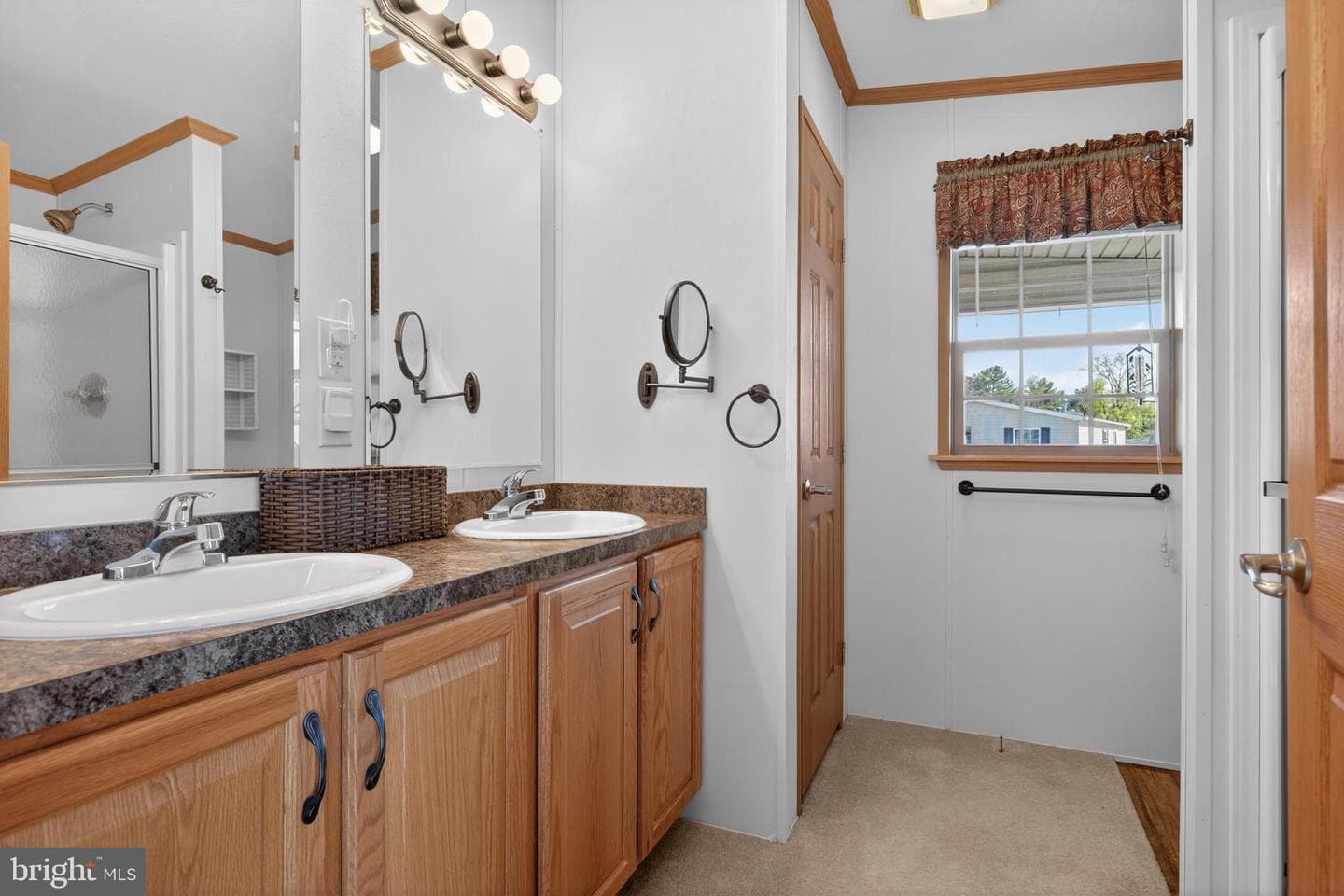 186 Goldcrest Circle photo 24
