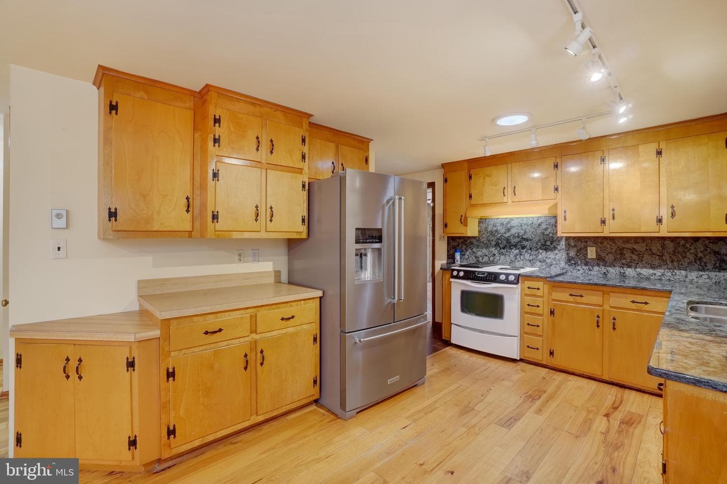 315 700 Road photo 44