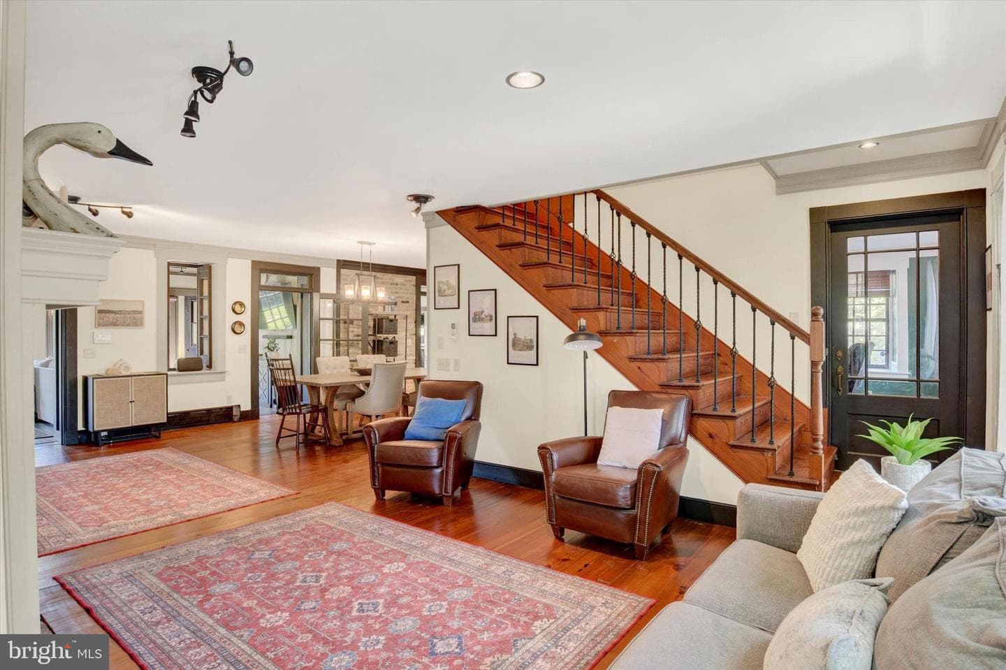 221 Lincoln Way W photo 6