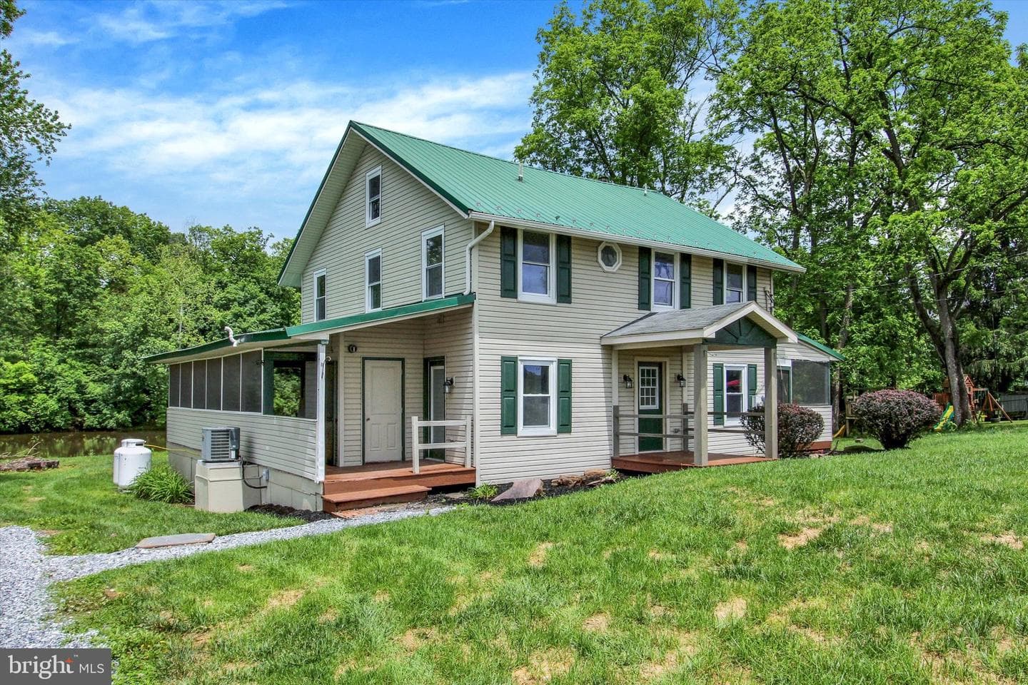 210 Cottage Drive photo 3
