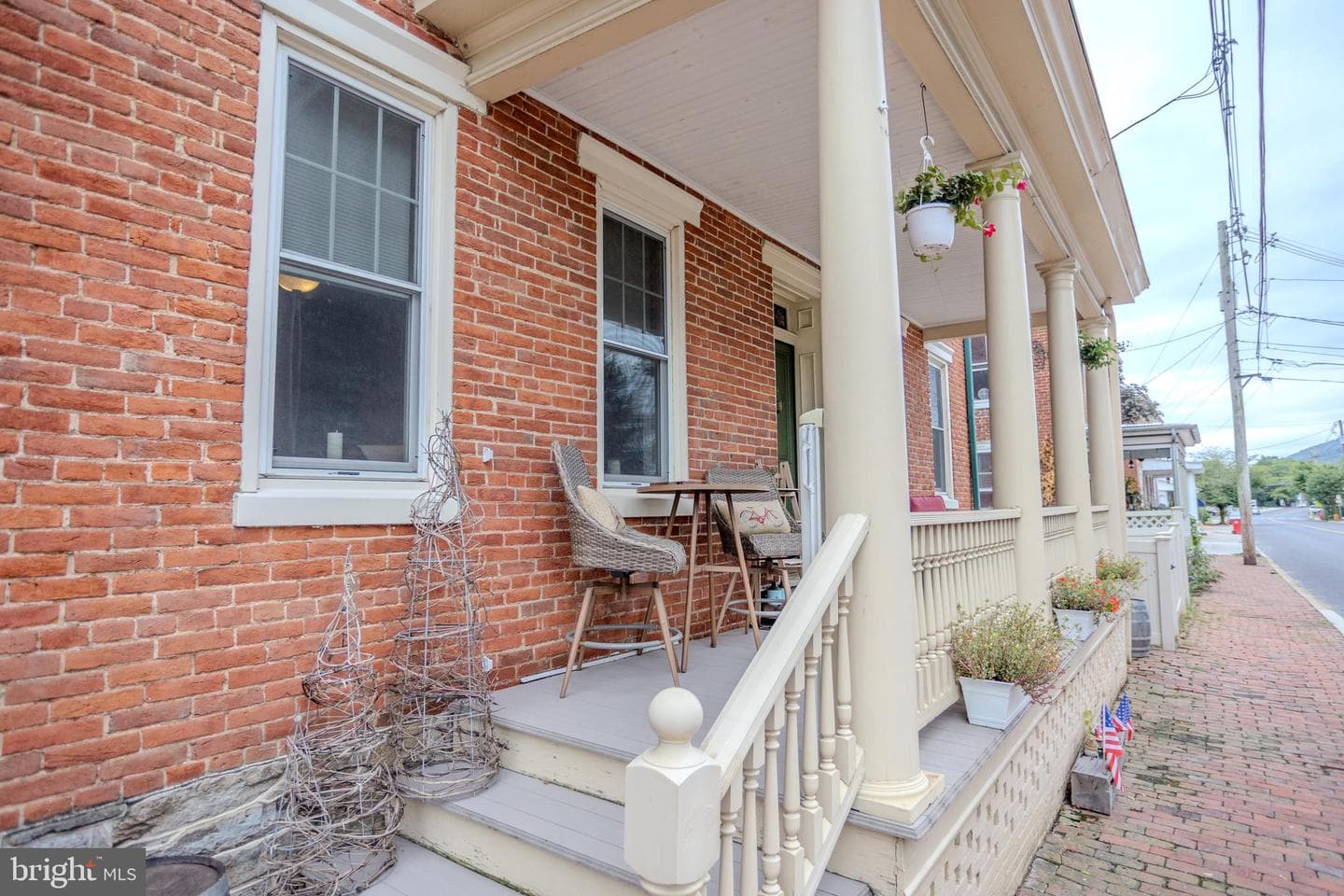 118 E Main Street photo 3